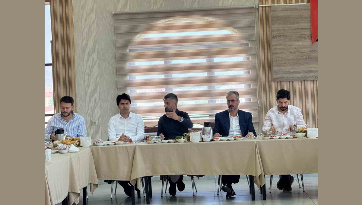 AK Parti Ağrı İl Başkanı İlhami Yıldız STK Temsilcileriyle Buluştu