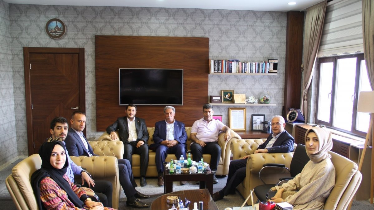 AK Parti Ağrı İl Başkanı Özyolcu'dan Milli Eğitim Müdürü Tekin'e ziyaret