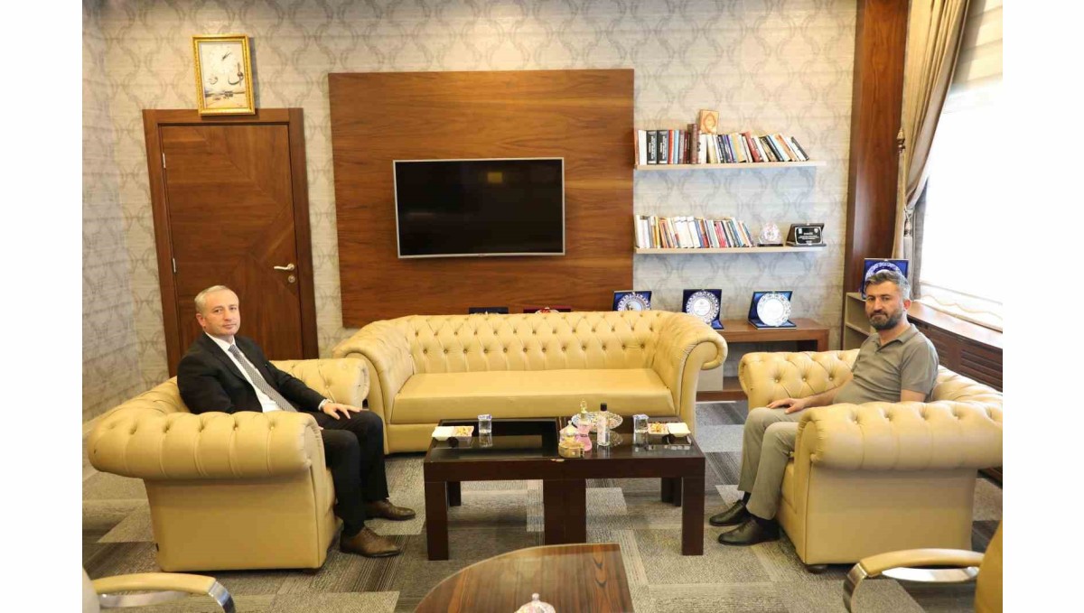 AK Parti Ağrı İl Başkanı Yıldız'dan Milli Eğitim Müdürü Kökrek'e ziyaret