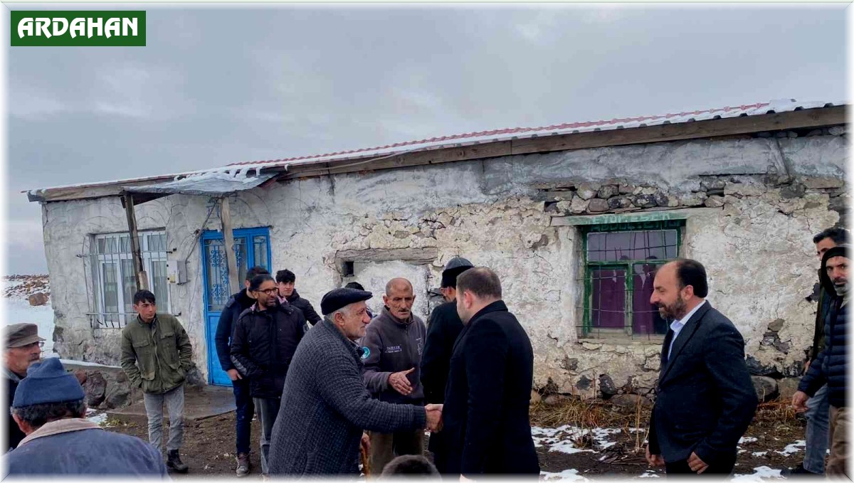 AK Parti Ardahan'da sahaya indi