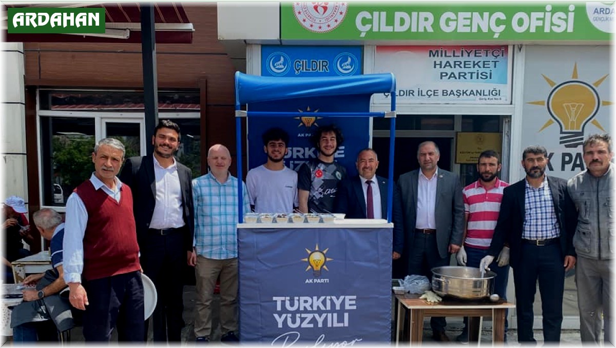 AK Parti Çıldır İlçe Teşkilatı'ndan aşure ikramı