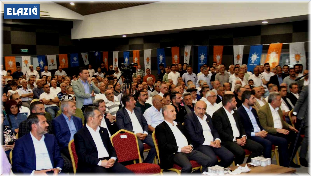 AK Parti Elazığ İl Başkanlığında bayramlaşma töreni