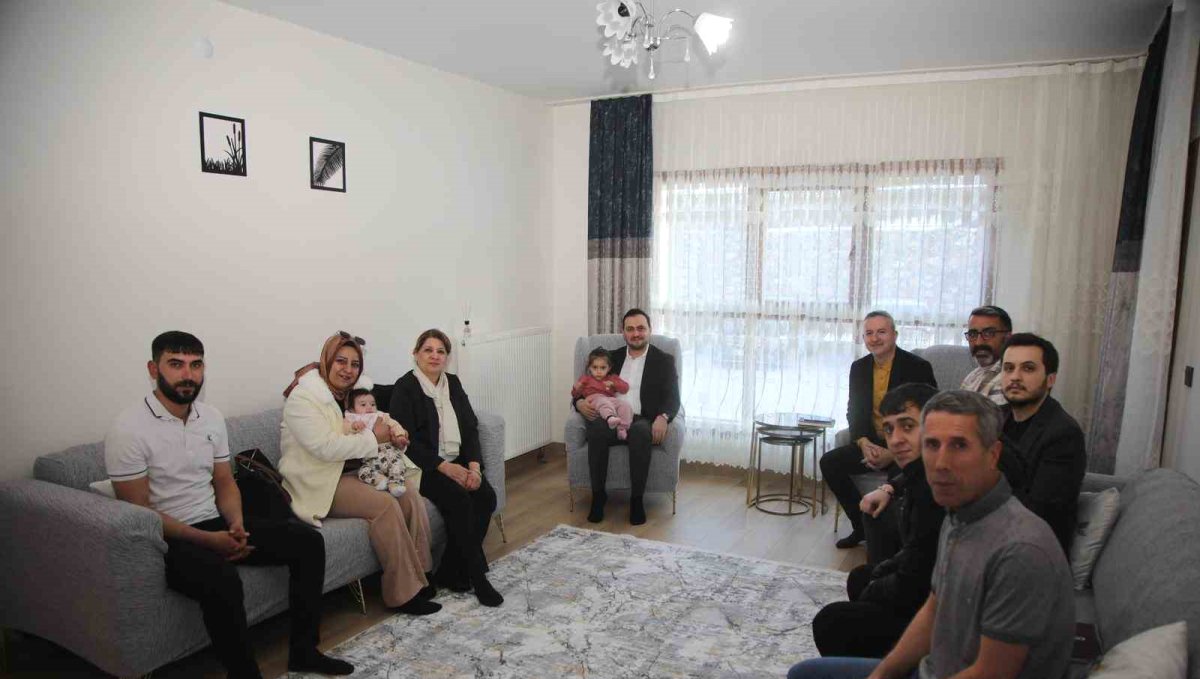 AK Parti Elazığ teşkilatı, iftar ve sahurda vatandaşlarla sofrada buluştu