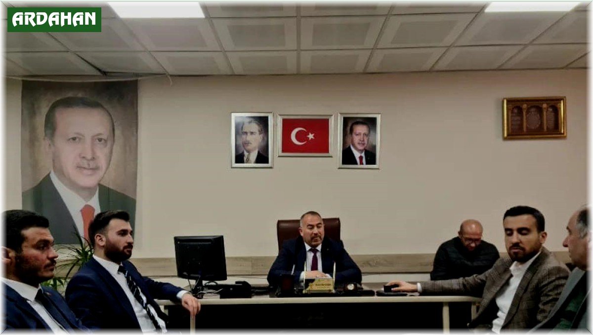 AK Parti Gençlik Kolları MKYK Üyesi Çıldır'ı Ziyaret Etti