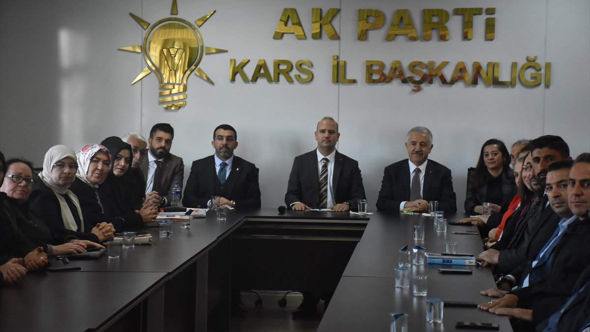 AK Parti Genel Başkan Yardımcısı İleri, Kars'ta partililerle bir araya geldi: