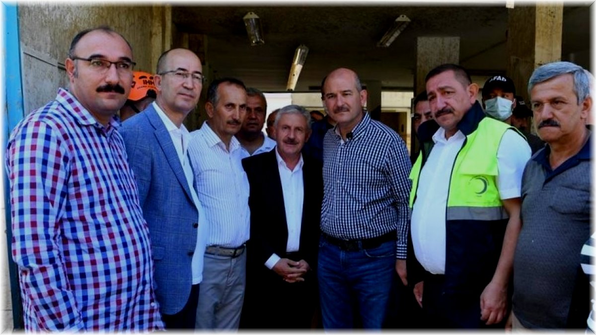 AK Parti Hakkari heyeti afet bölgesinde