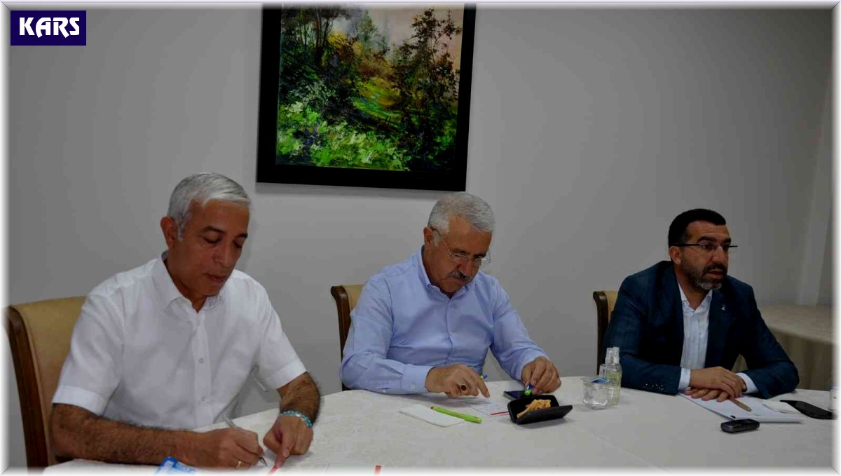 AK Parti heyeti basınla buluştu