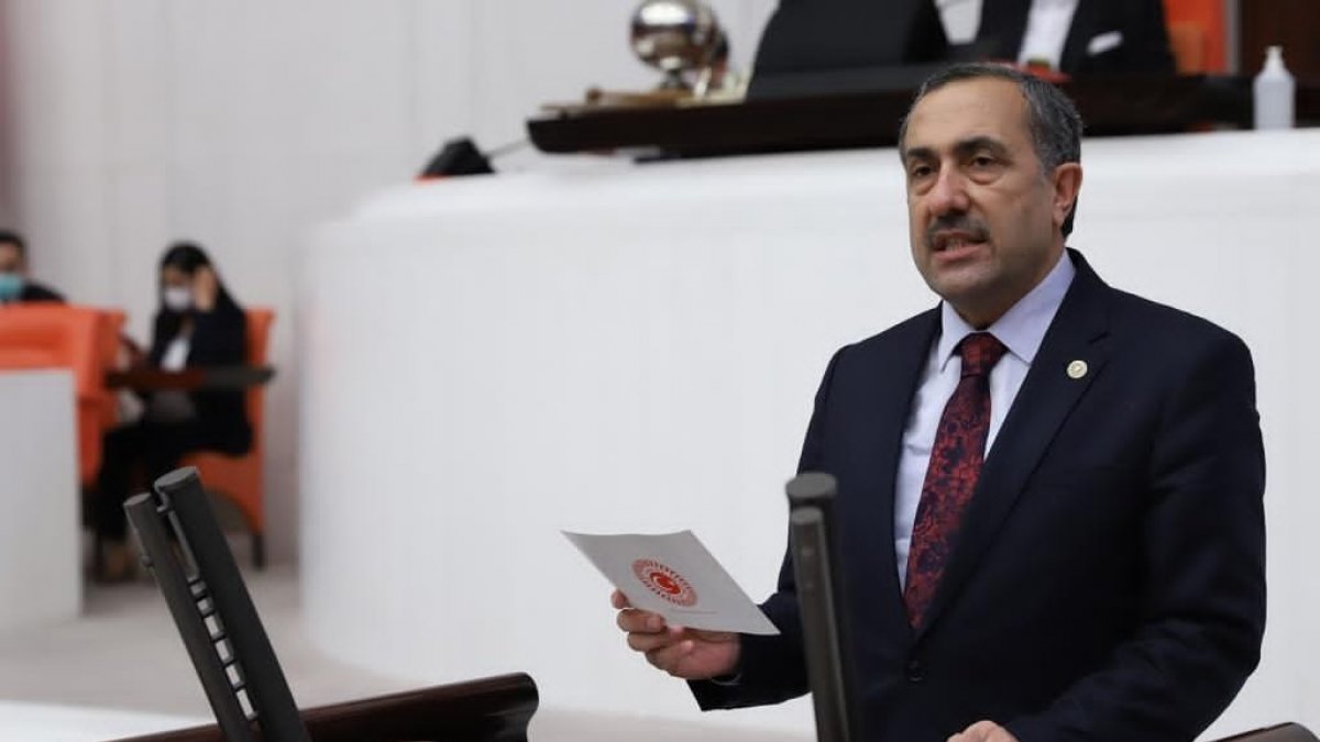 AK Parti'li Arvas: "Darbe heveslilerin tek derdi Recep Tayyip Erdoğan'dır"
