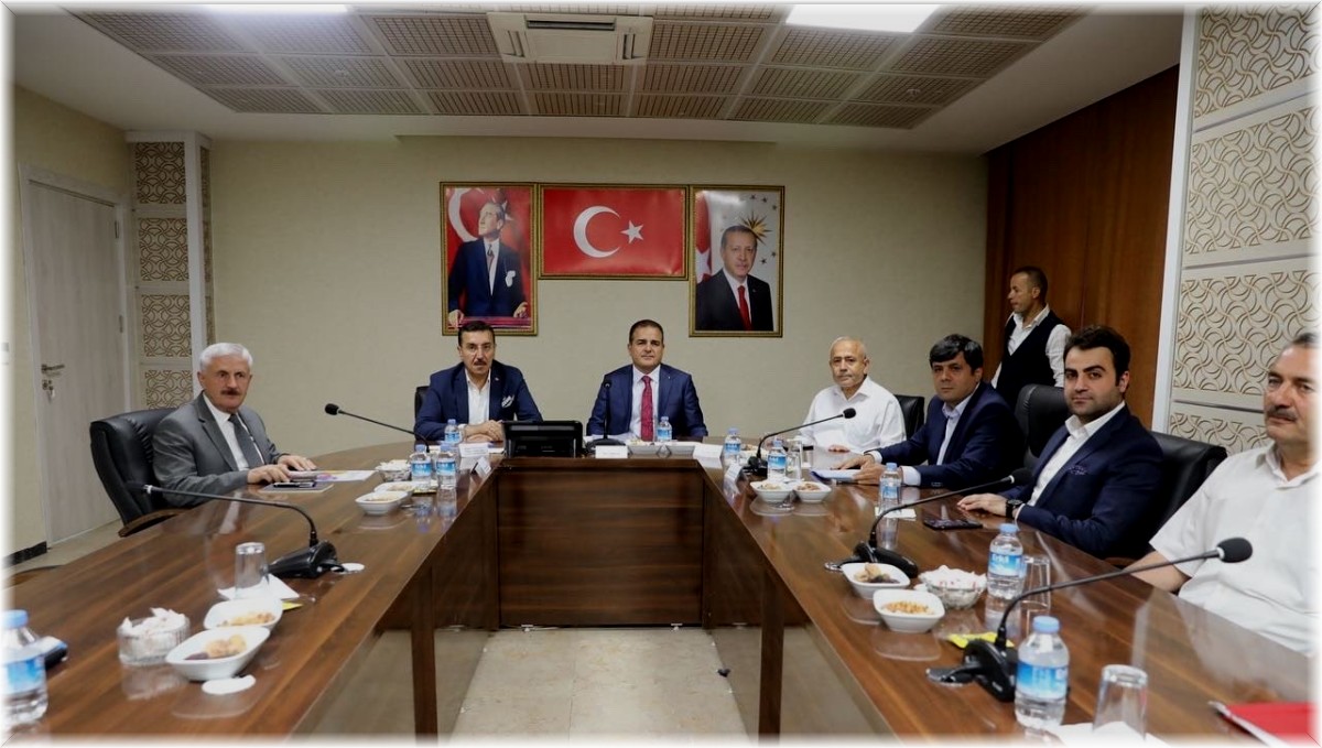 AK Parti'li Tüfenkci'den Hakkari'ye ziyaret