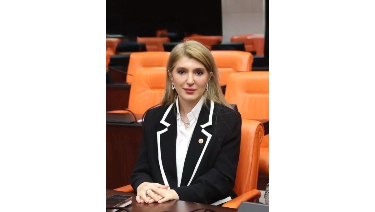 AK Parti Malatya Milletvekili İnanç Siraç Kara Ölmeztoprak'tan Miraç Kandili mesajı