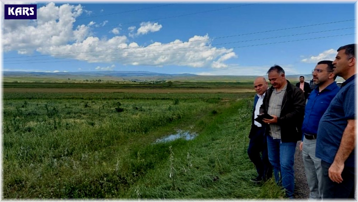 AK Parti milletvekili Çalkın, doludan zarar gören Akyaka'da