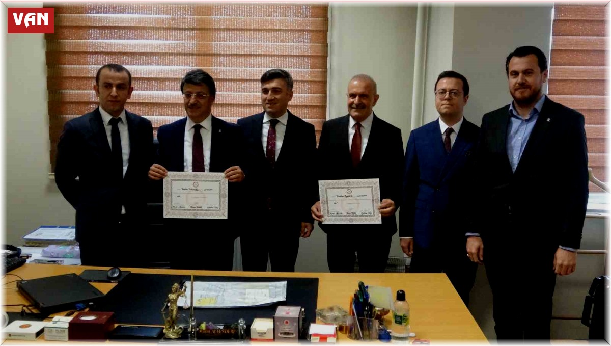 AK Parti Van milletvekilleri mazbatalarını aldı