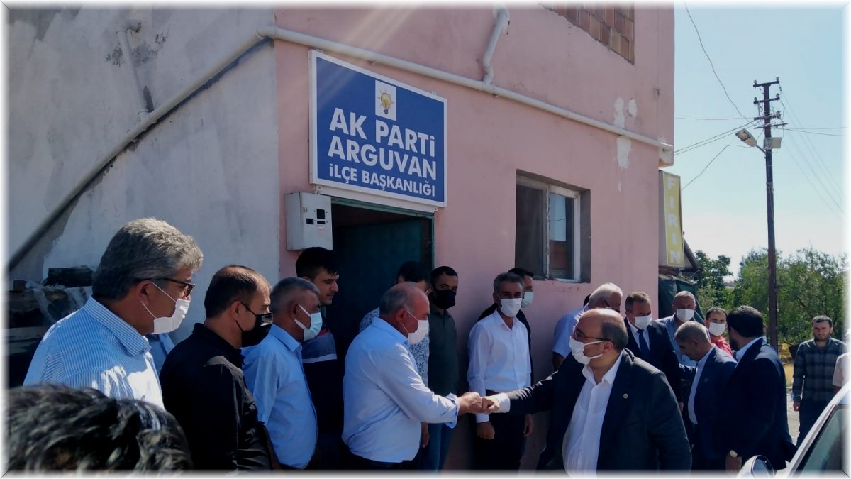 AK Partili Açıkkapı: 'Gidilmeyen kapı, sıkılmayan el bırakmayacağız'