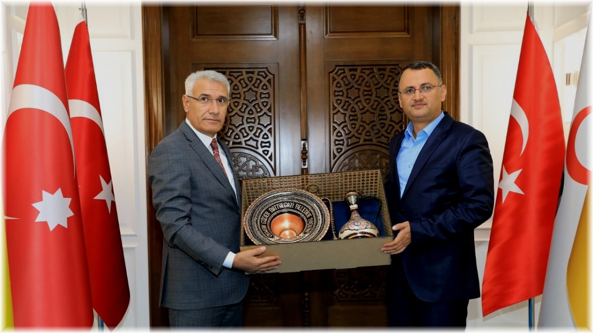 AK Partili Kaçar'a prestij projeler anlatıldı