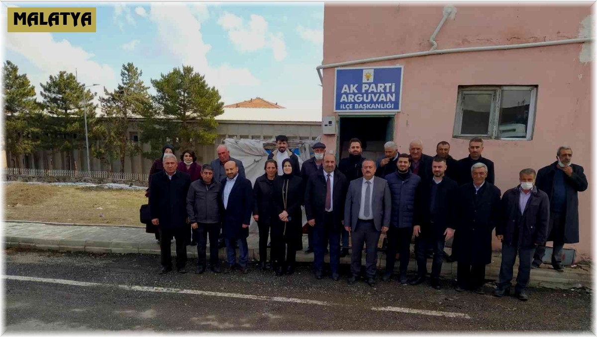 AK Partililer Arguvan'da bir araya geldi