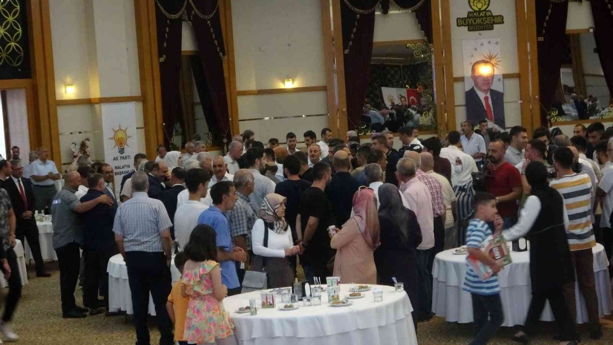 AK Partililer bayramlaştı