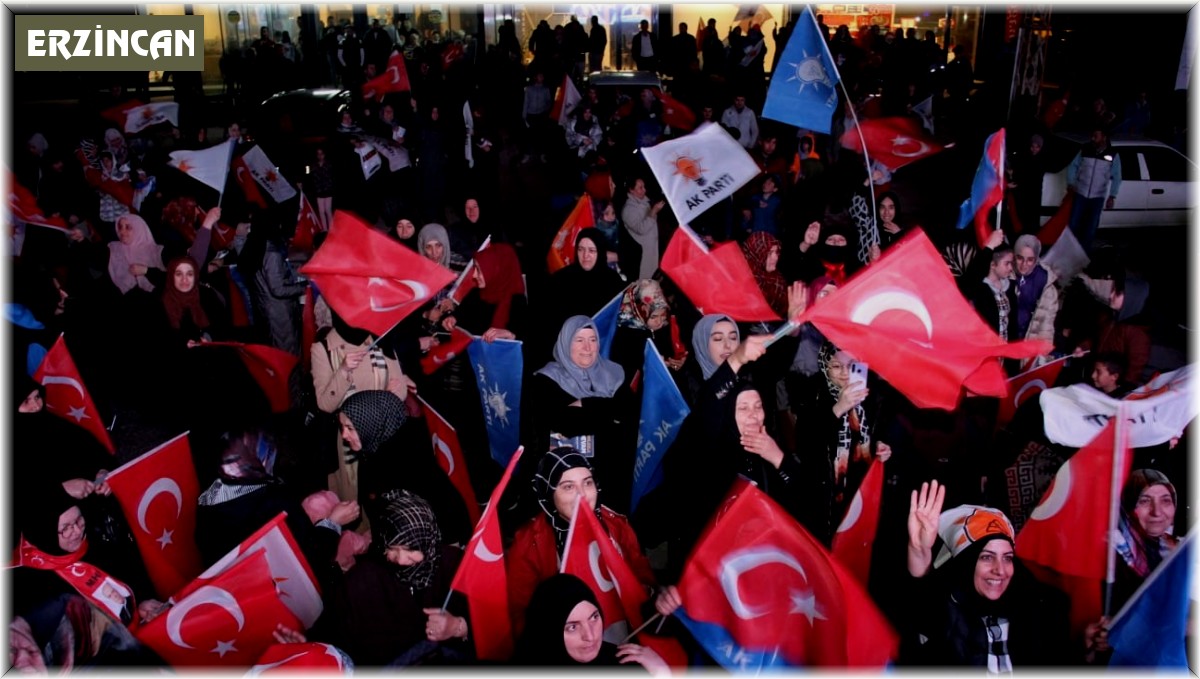 AK Partililere miting gibi karşılama