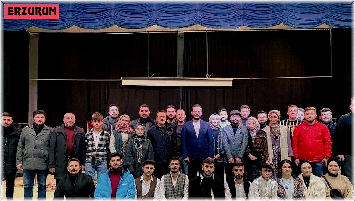 Ak tiyatro ekibi Aşkale'de sahneye çıktı