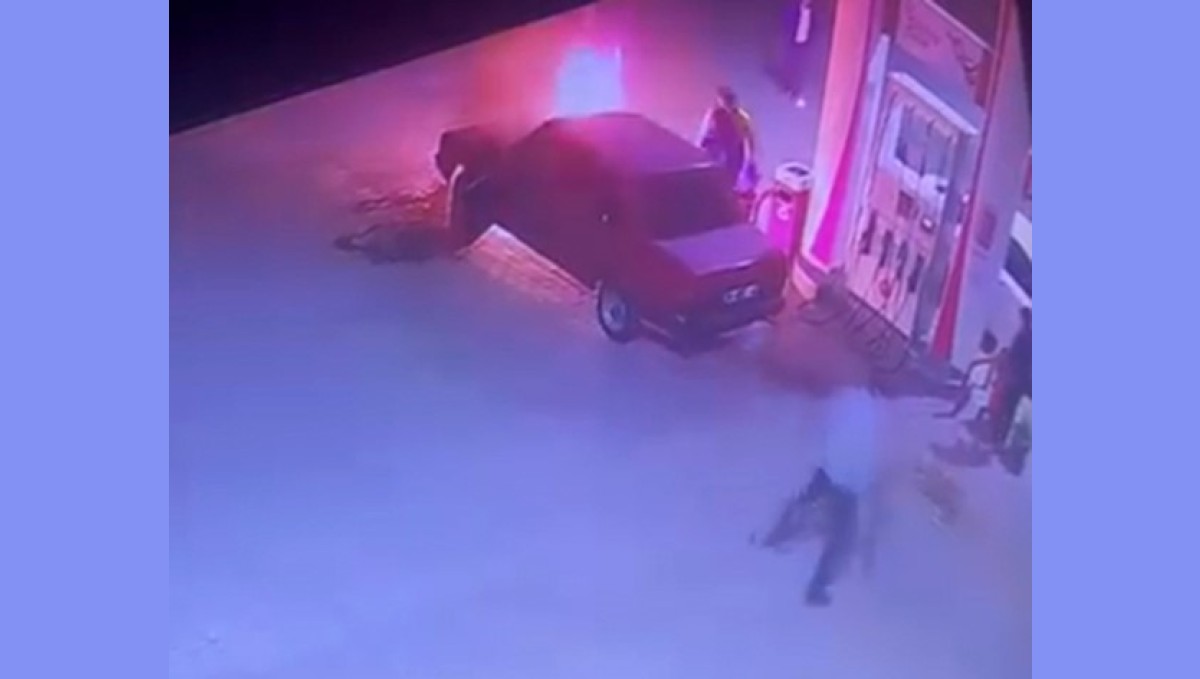 Akaryakıt istasyonunda araç yangını korkuttu