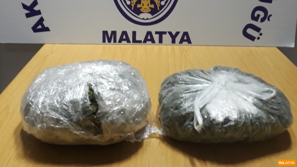 Akçadağ'da 1,5 kilo esrar ele geçirildi