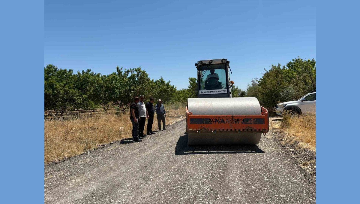 Akçadağ'ın Bahri Mahallesi'nde yollar yenileniyor
