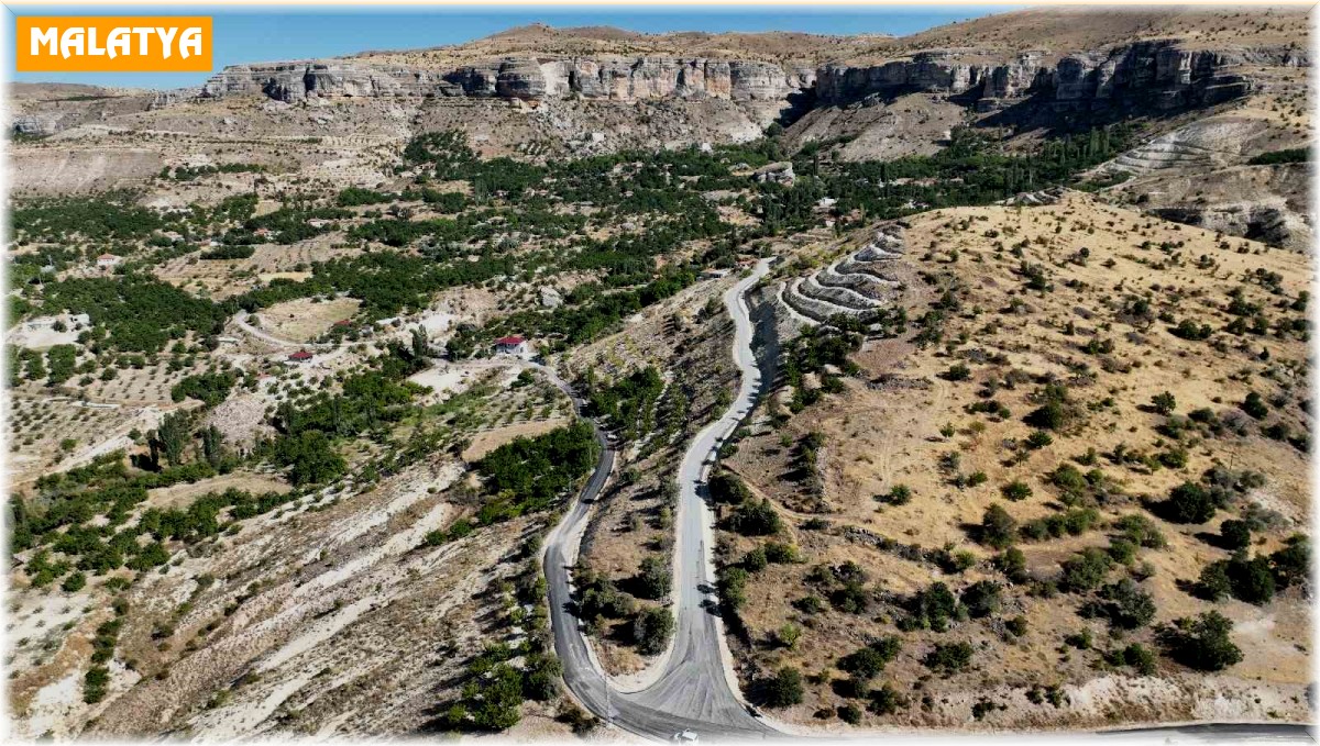 Akçadağ Mezra Mahallesi'nin yol sorunu çözüldü