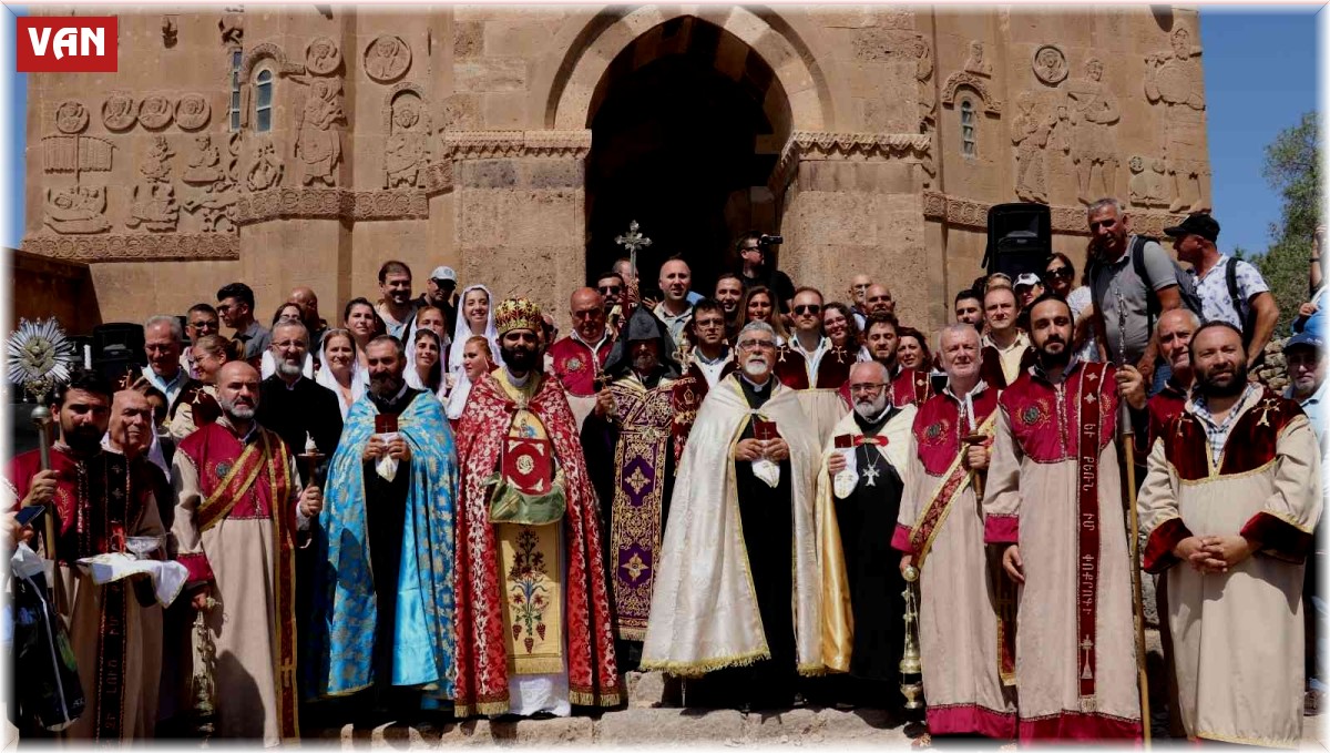 Akdamar Adası'ndaki 10. Ermeni ayini sona erdi