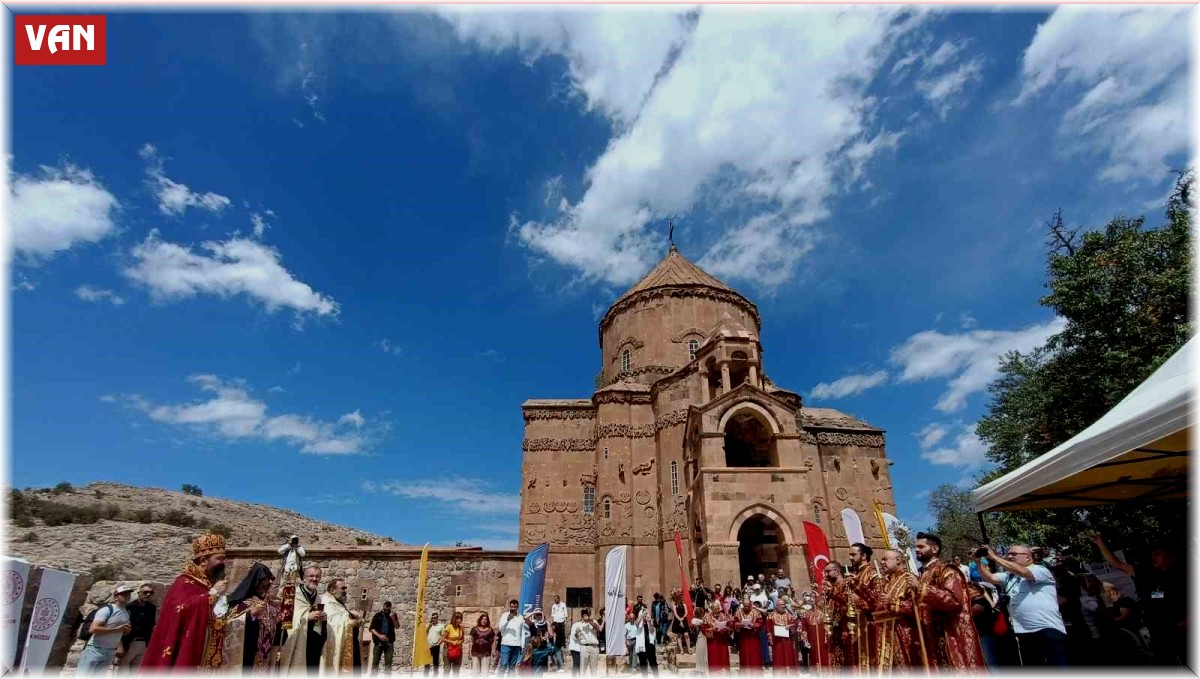 Akdamar Adası'ndaki 11. Ermeni ayini sona erdi