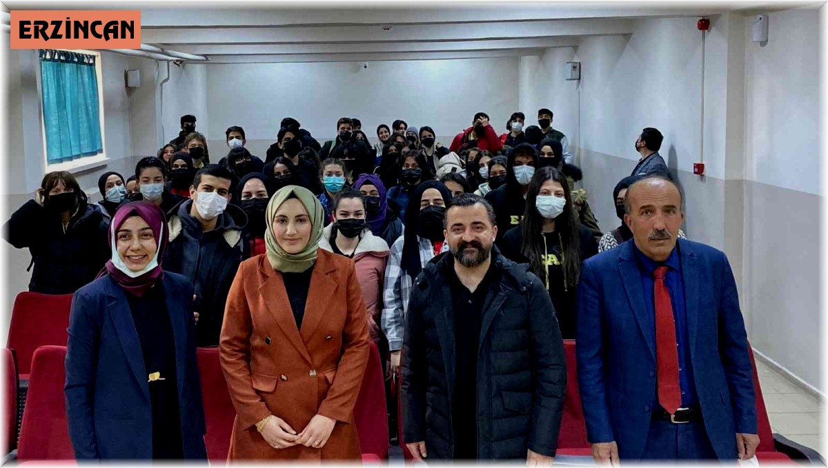 Aktürk, öğrencilerle Kariyer Söyleşi Programında bir araya geldi