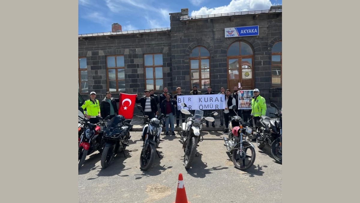 Akyaka'da motosiklet sürücüleri "Bir Kural Bir Ömür" Projesi ile bilgilendirildi