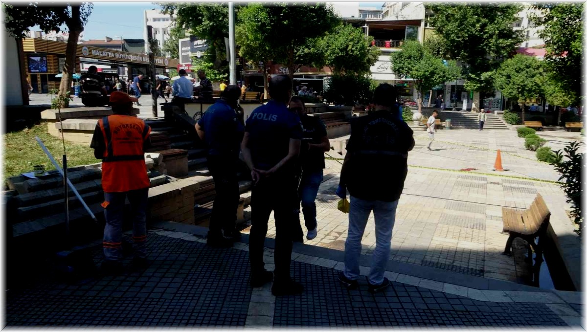 Alkollü arkadaşların kavgası kanlı bitti