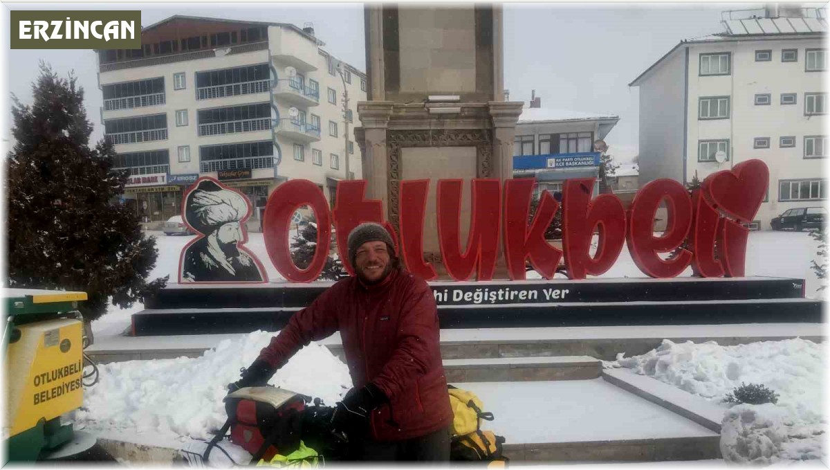 Alman gezgin bisikletiyle çıktığı dünya turunda 5 bin kilometre pedal çevirip Erzincan'a geldi
