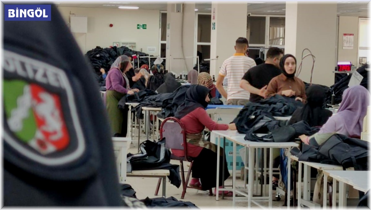 Alman polislerinin üniformaları Bingöl'den