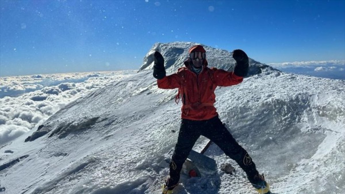 Almanya'dan gelen dağcı 1 haftada Ağrı Dağı'na tırmanabildi