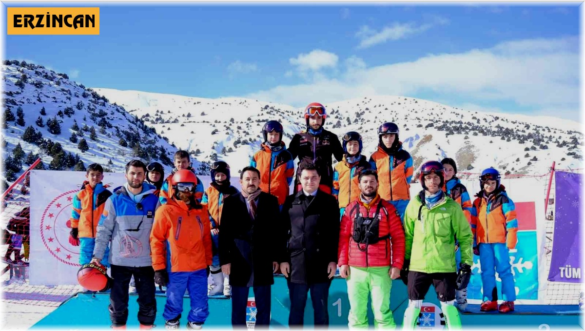 Alp Disiplini U18 Büyükler eleme yarışmalarında dereceye giren sporculara madalyaları verildi