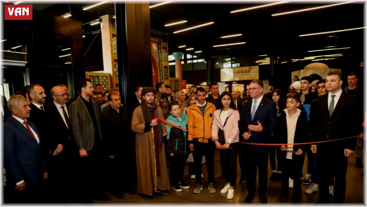 'Altın Çağ'da Bilim' sergisi ziyarete açıldı