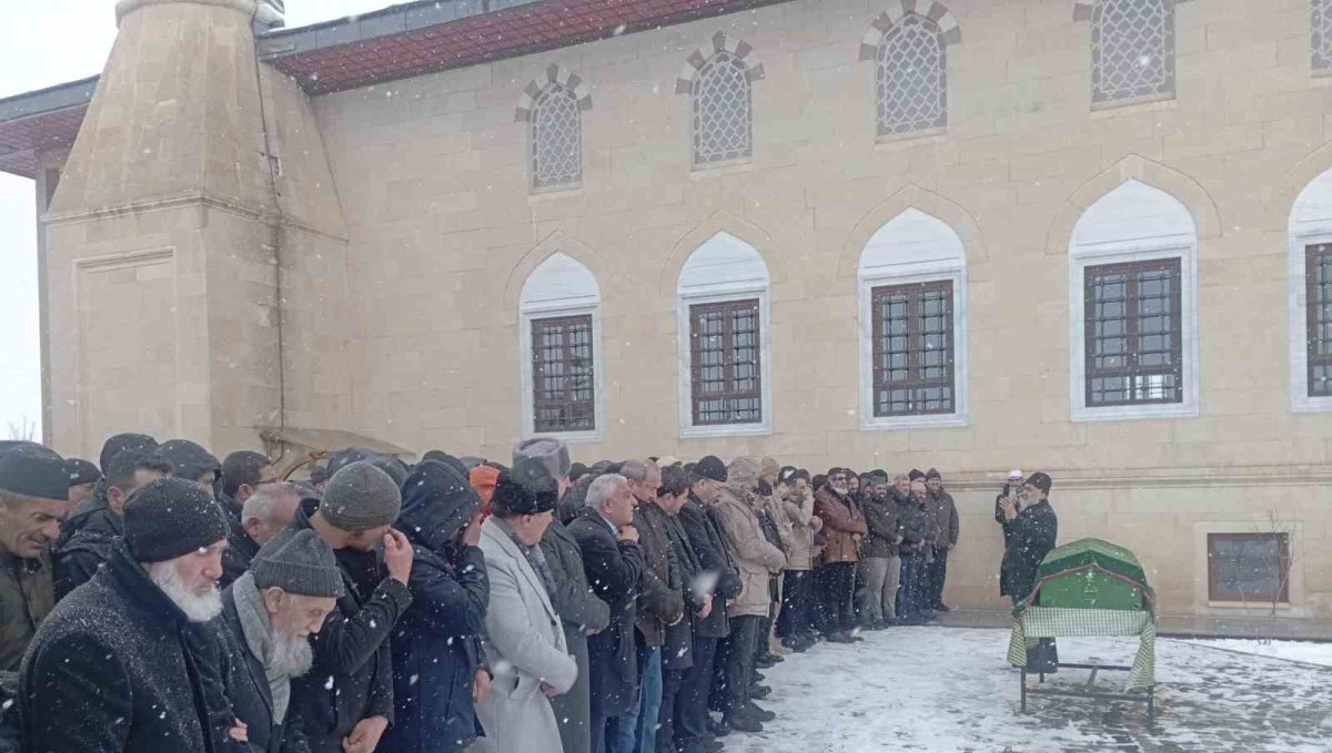 Alvar'da Mart sanki hüzün ayı