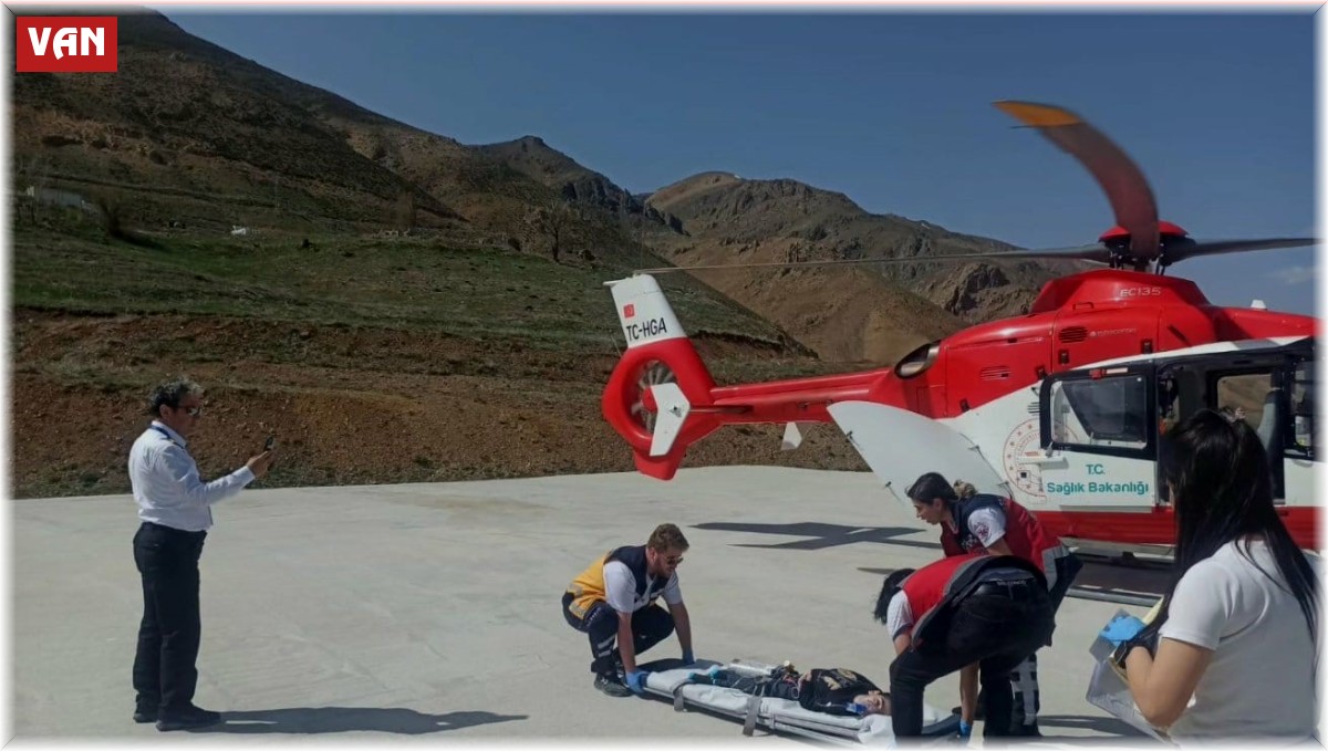 Ambulans helikopter 11 yaşındaki çocuk için havalandı