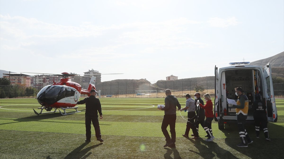 Ambulans helikopter elini kıyma makinesine kaptıran kişi için havalandı
