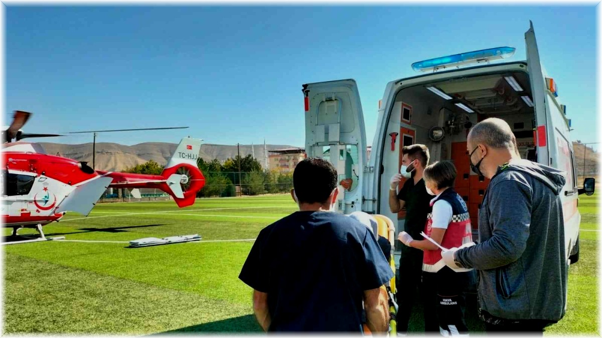 Ambulans helikopter, kalp krizi geçiren hasta için havalandı