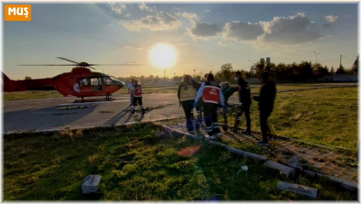 Ambulans helikopterle Van'a ulaştırılan hasta ameliyat edildi