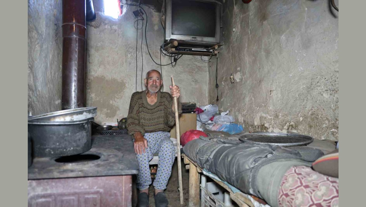 Ambulansa binerken 'Çizmelerim çıkarayım mı' sözüyle gönülleri fethetti, hayatından dram çıktı