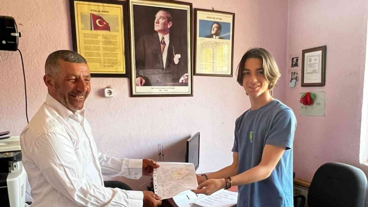 Amerika'da yaşayan 17 yaşındaki Utku'dan Vanlı çocuklara kırtasiye ve bilgisayar yardımı