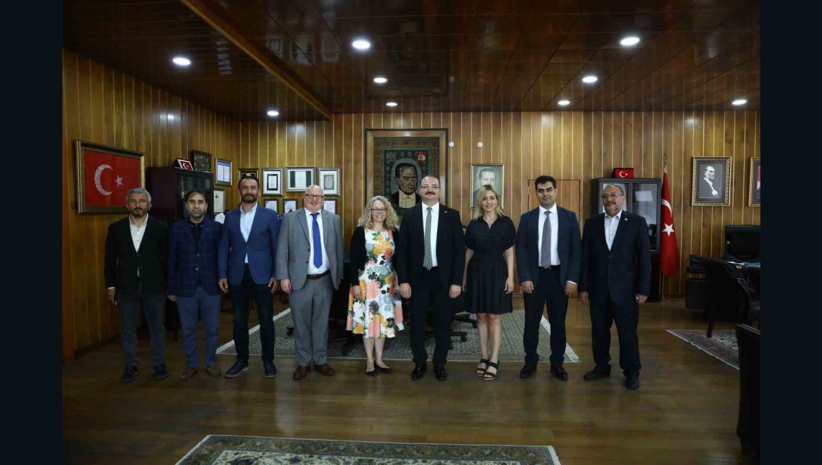 Amerikan dil köşesinin konuğu ABD eğitim ataşesi Silver oldu