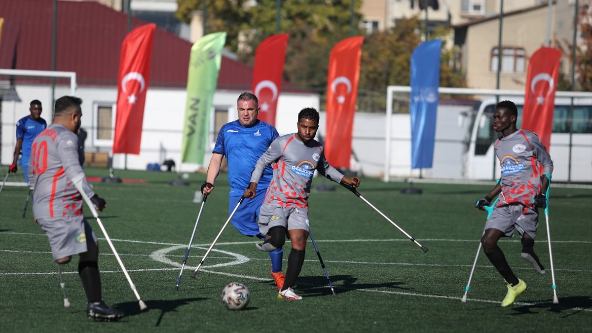 Ampute Futbol Türkiye Kupası'nda ikinci gün müsabakaları tamamlandı