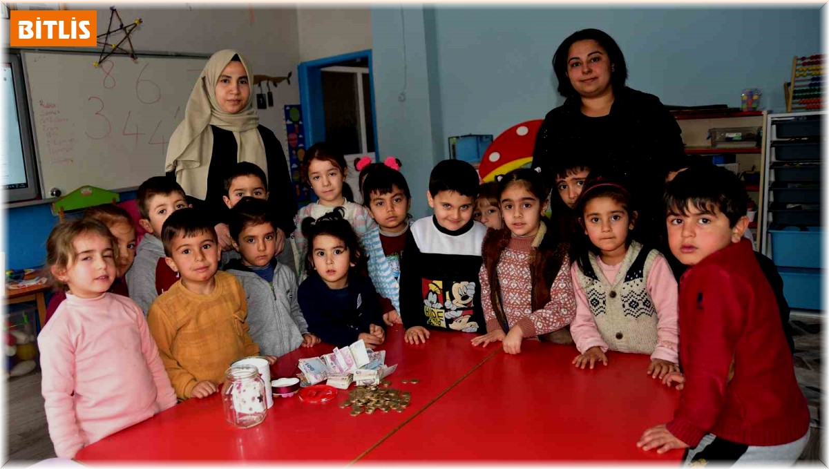 Ana sınıfı öğrencileri pizza ve gezi paralarını depremzede çocuklara bağışladı