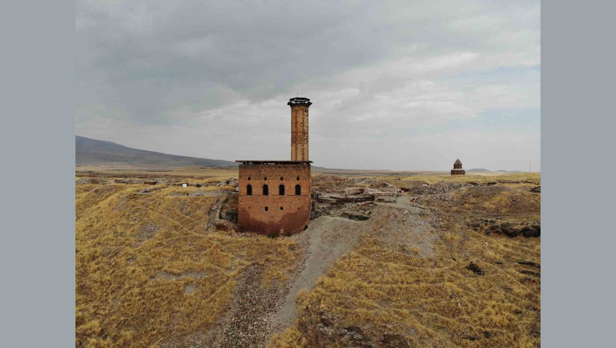 Anadolu'nun ilk Türk camisi Kars'ta: Ebul Menuçehr Camii