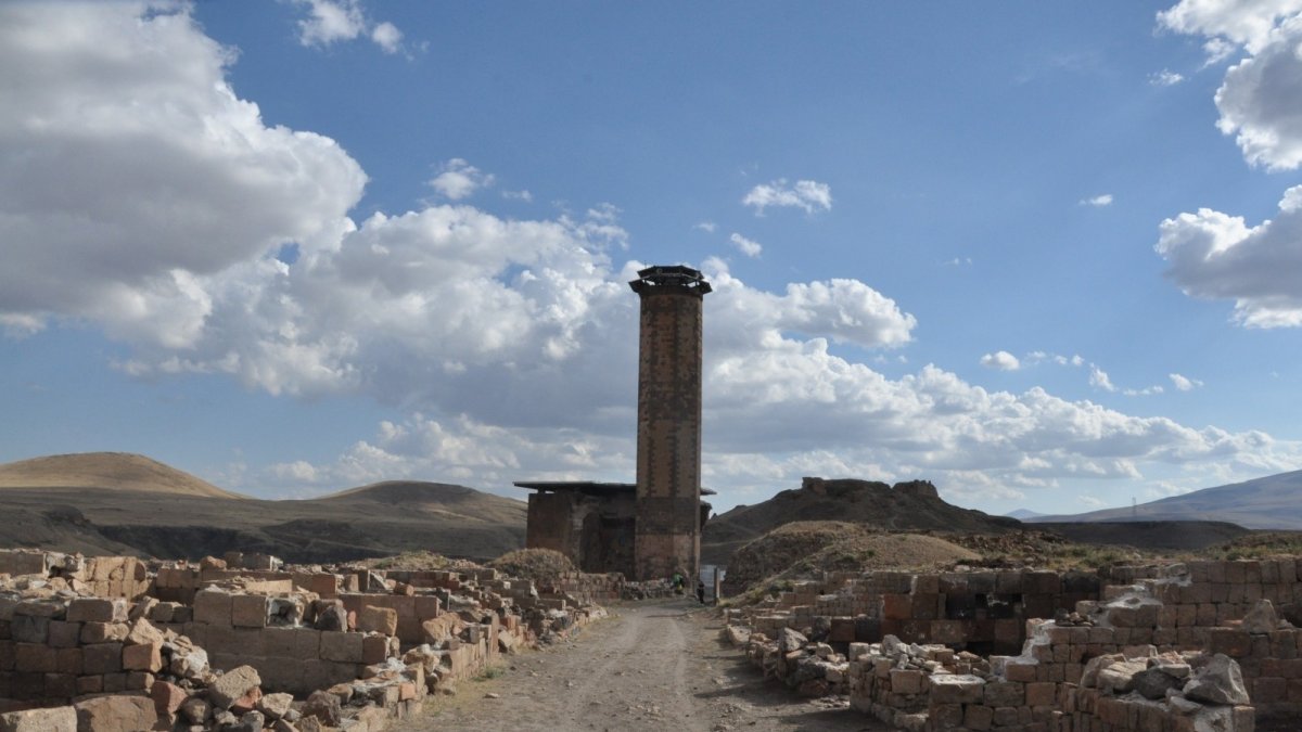 Anadolu'nun ilk Türk camisinden ezan sesi yankılandı