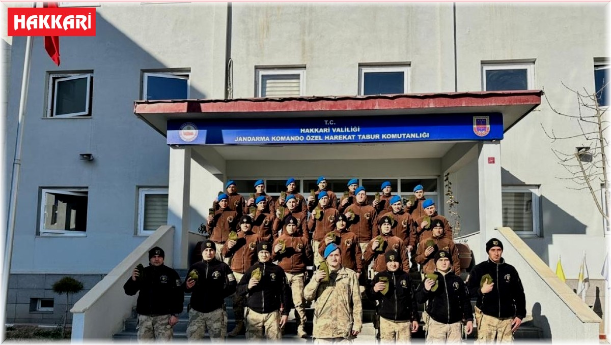 Annelerin el örmesi çorapları Mehmetçik'e ulaştırıldı