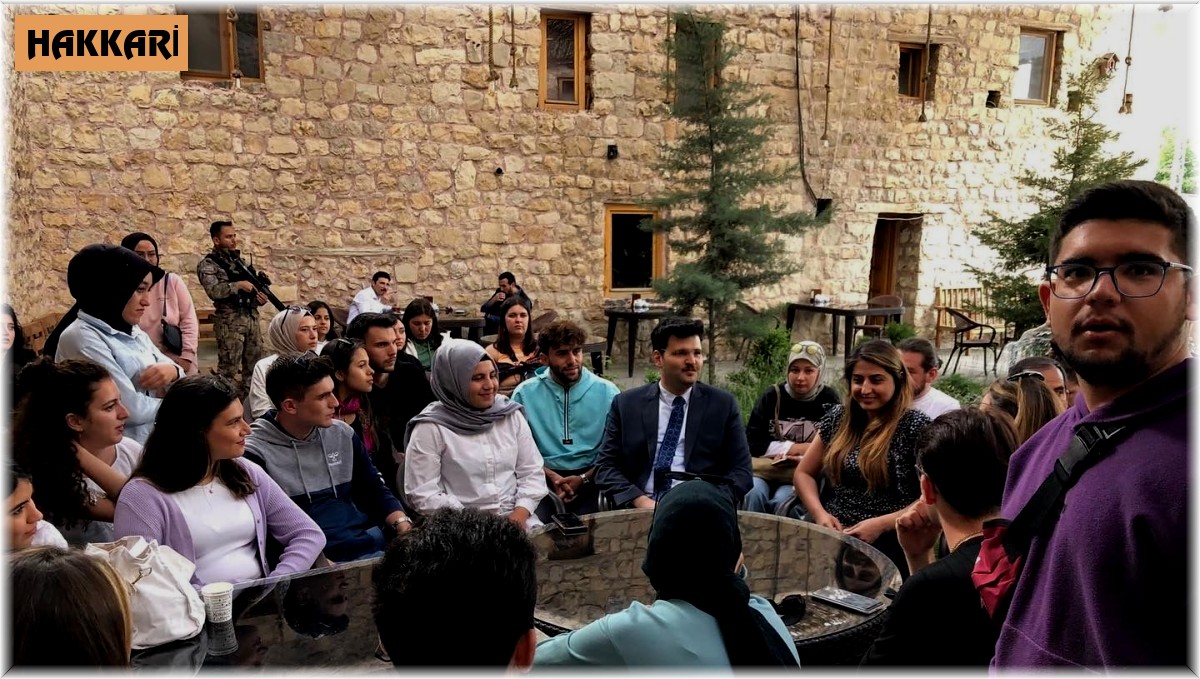 Antalyalı üniversite öğrencileri Çukurca'yı gezdi